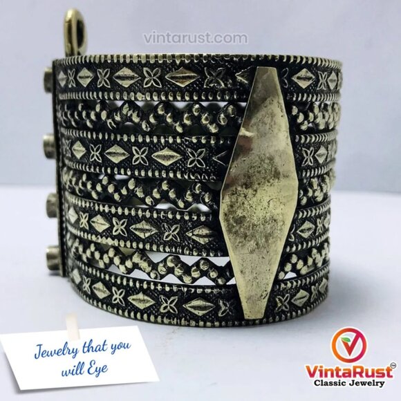 Single Vintage Kuchi Cuff: Handmade Afghan Tribal Bracelet with Glass Stones - Picture 9 of 13